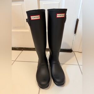 Hunter Classic Black Tall Rain Boots size 8